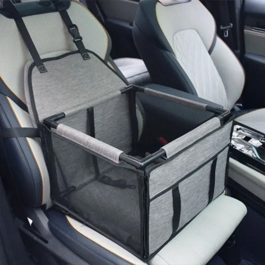 Sac de transport pour chien en voiture gris avec bords noirs et sangles