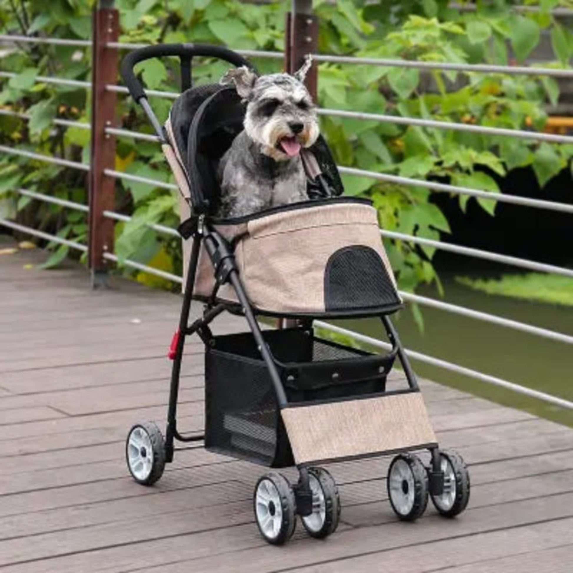 Poussette pour chien PetStroller beige, assise en tissu avec filet noir et roues pivotantes