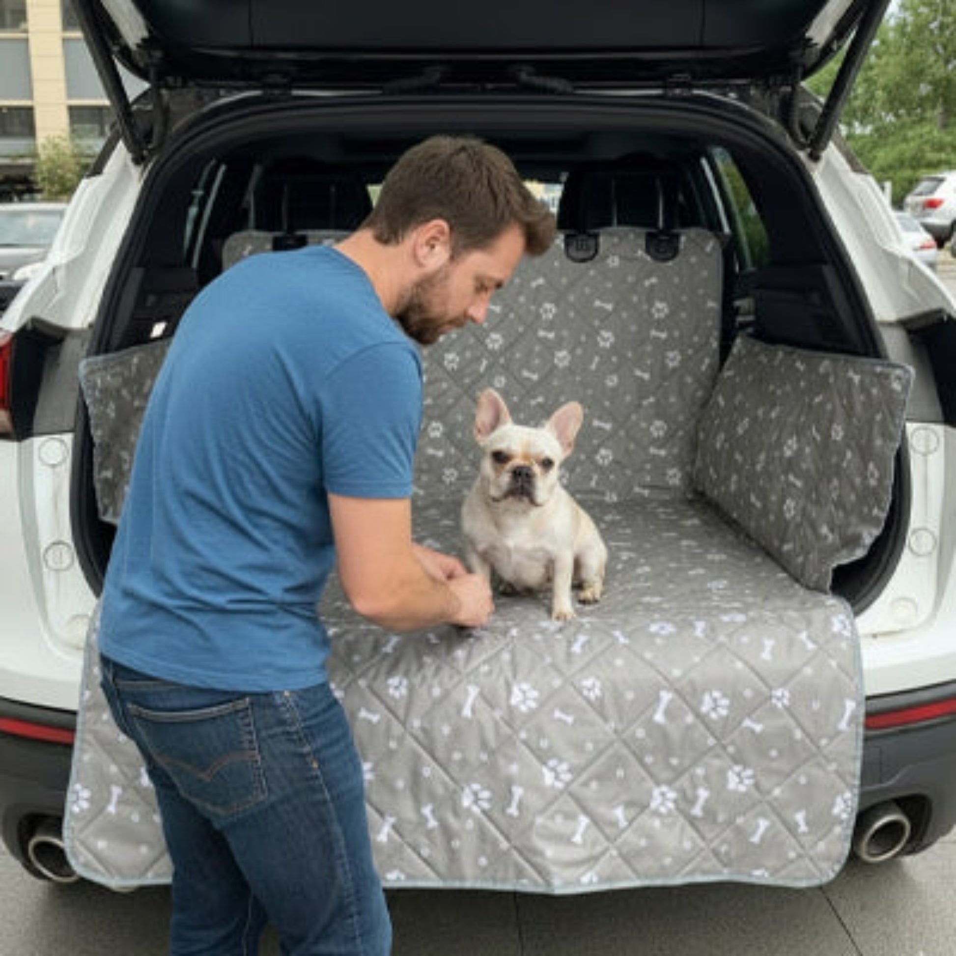 Housse SUV imperméable grise pour chien, matelas rembourré avec motifs pattes et os