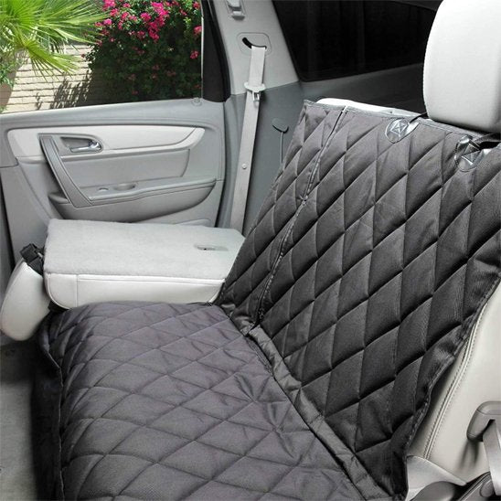 Protège-siège chien voiture noir matelassé à losanges, sangles et bordure, siège arrière