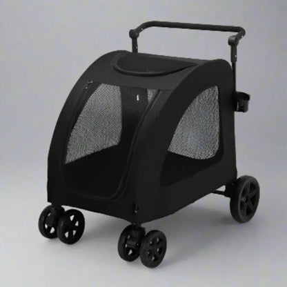 Poussette pour chien noire fermée avec panneaux en maille et poignée télescopique