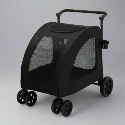 Poussette pour chien noire fermée avec panneaux en maille et poignée télescopique