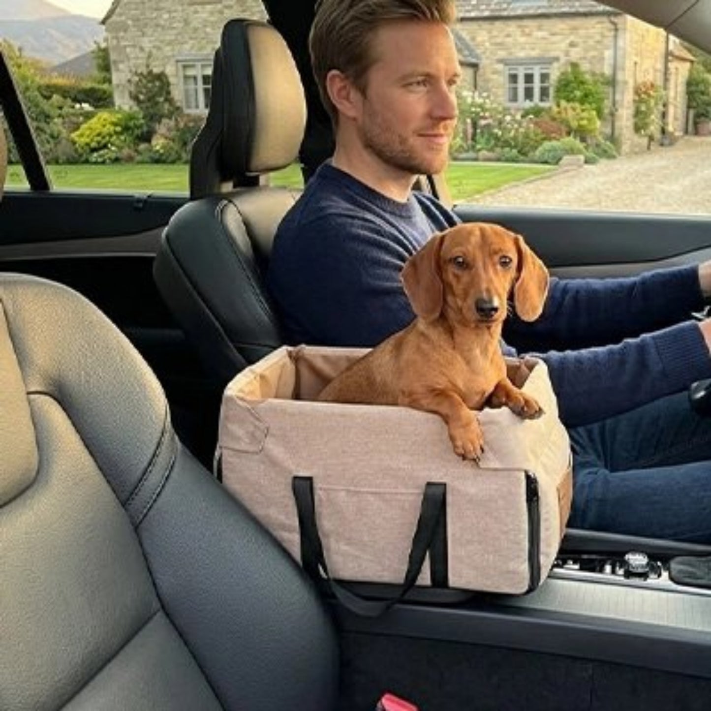 sac transport chien voiture confortable en voiture