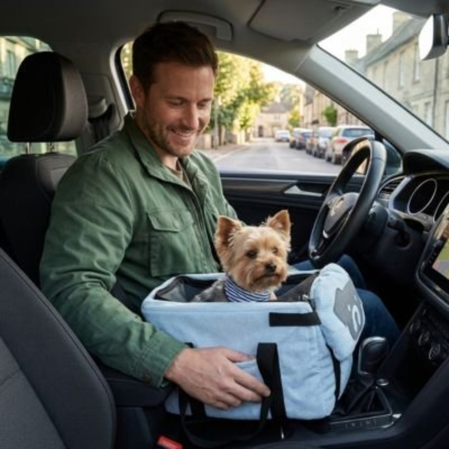Sac de transport pour chien beige clair, sangles noires, logo tête de chien